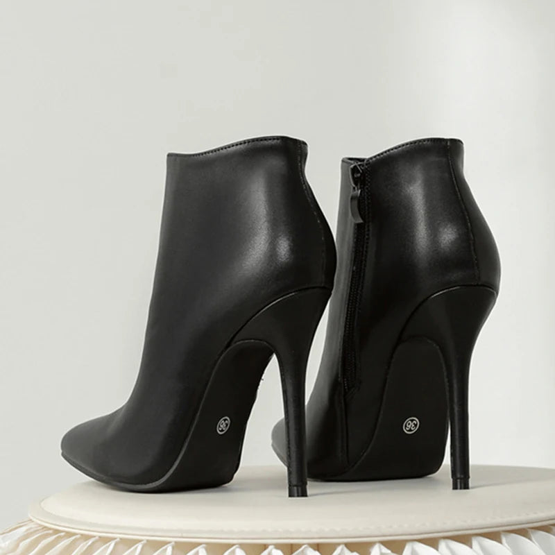 Bota de Couro PU - Salto alto