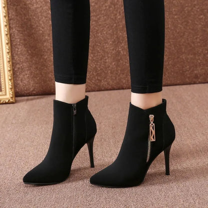 Bota Feminina de Outono -Salto Fino