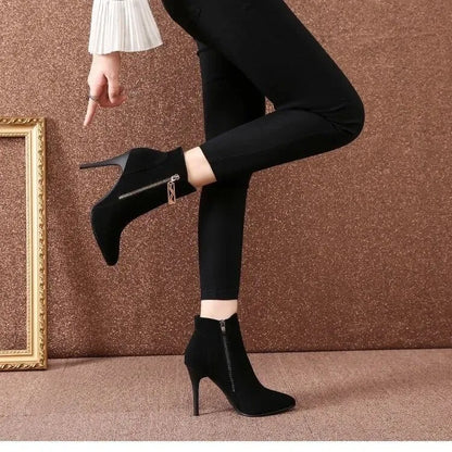 Bota Feminina de Outono -Salto Fino