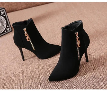 Bota Feminina de Outono -Salto Fino